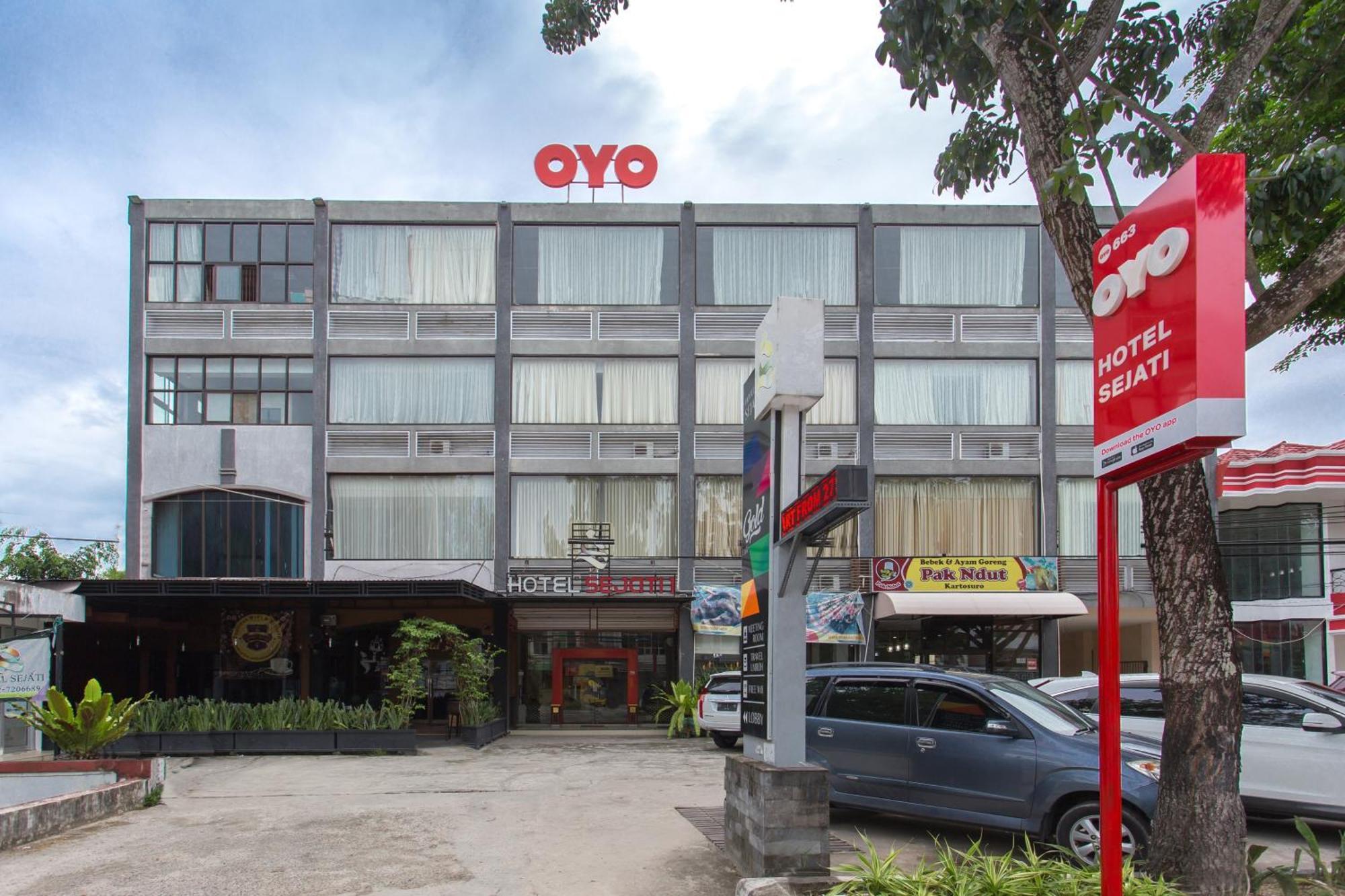 Oyo 663 Hotel Sejati Balikpapan  Exterior foto